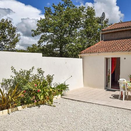 2 Bedroom Lovely Home In St Avaugourd Des Lande Saint-Avaugourd-des-Landes ภายนอก รูปภาพ