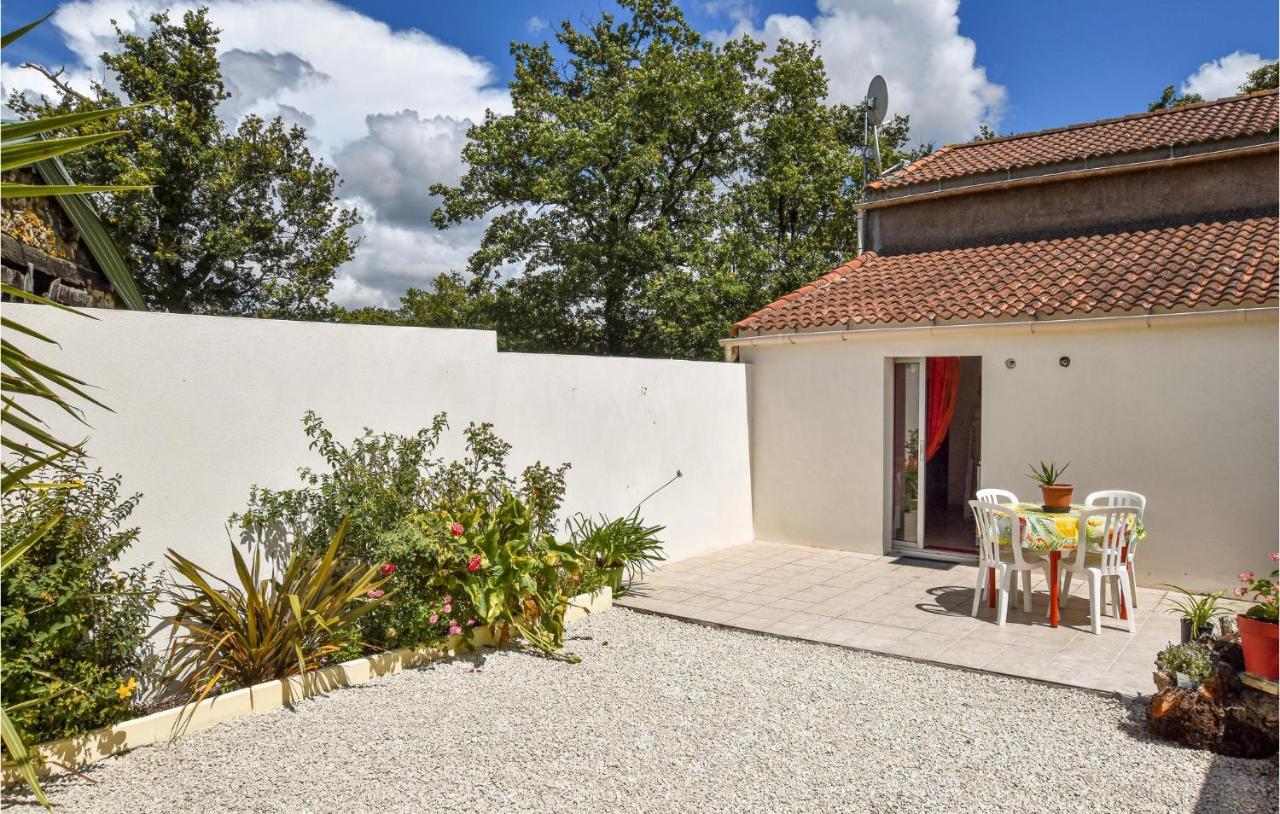 2 Bedroom Lovely Home In St Avaugourd Des Lande Saint-Avaugourd-des-Landes ภายนอก รูปภาพ